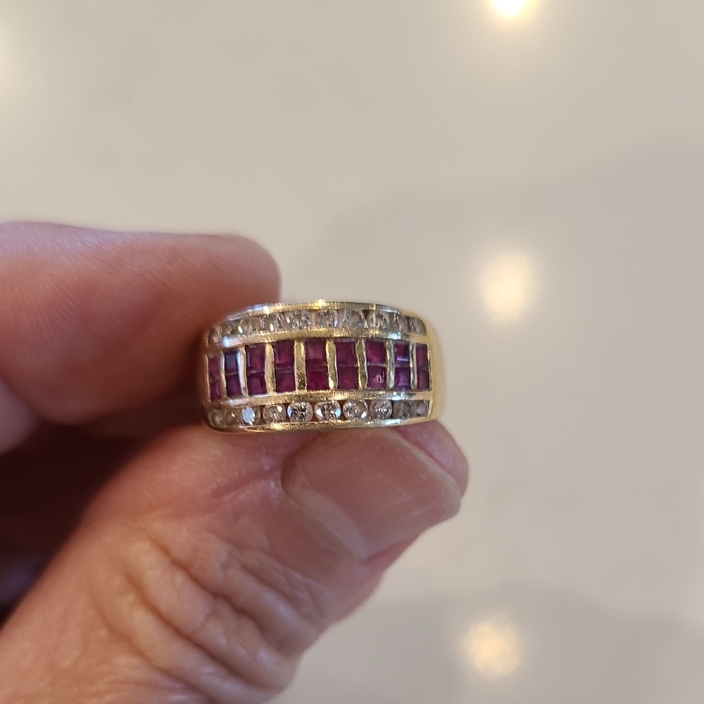 Vintage 14kt Gold and Ruby and Diamond Gemstone Ring